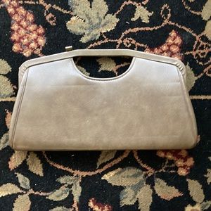 Vintage Leather Flat One Snap Closure.